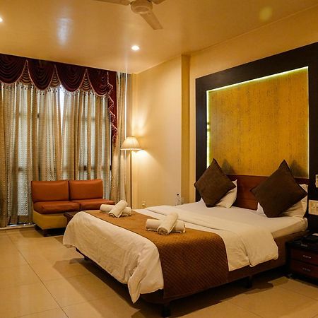 Hotel Viva Inn Yerandwane المظهر الخارجي الصورة