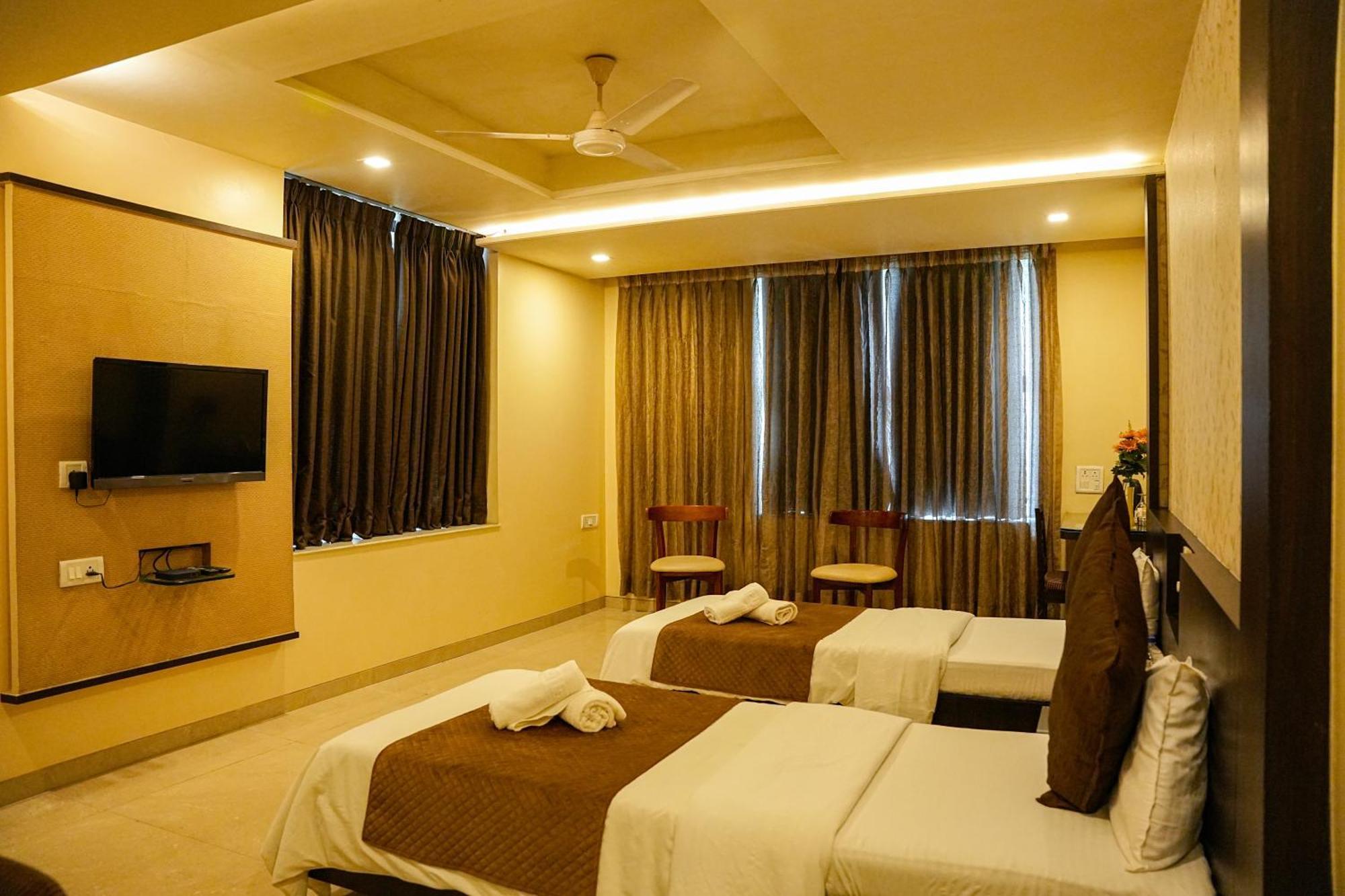 Hotel Viva Inn Yerandwane المظهر الخارجي الصورة